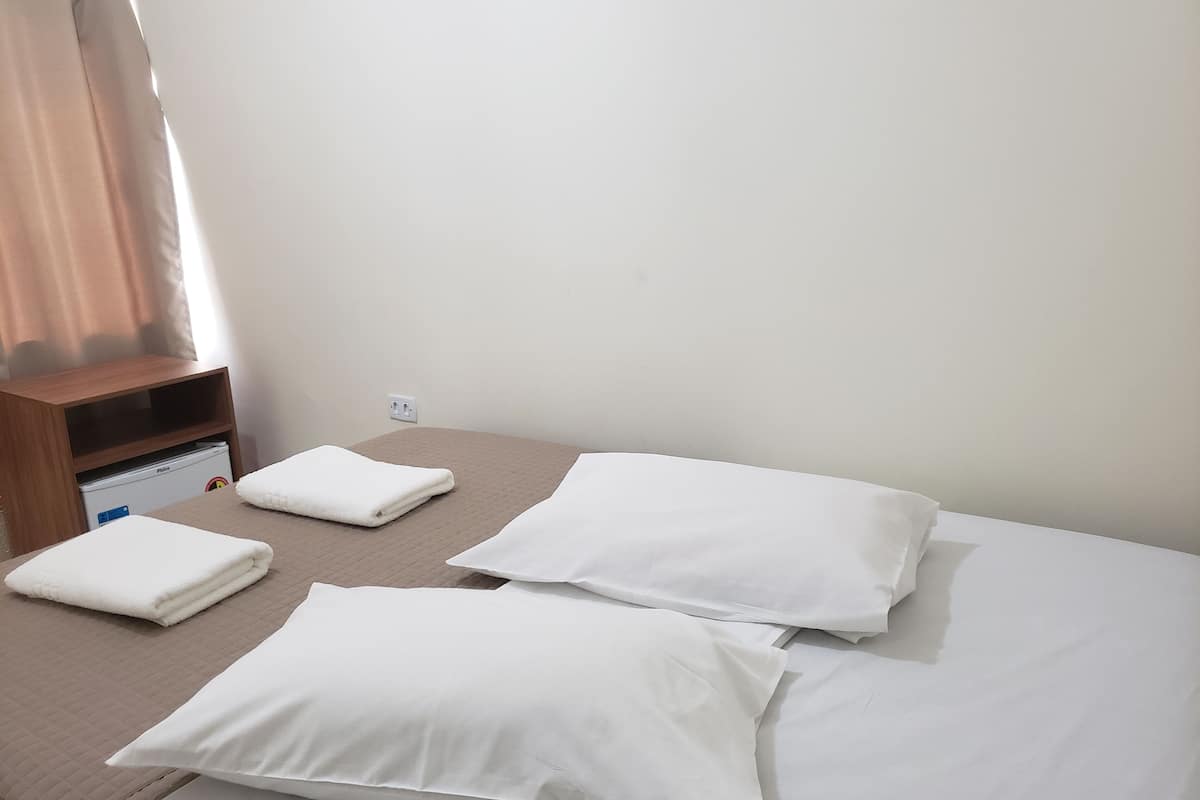 double room | blackout curtains, iron/ironing board, free wifi, bed sheets