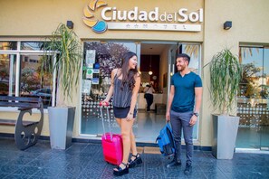 Exterior detail - Hotel Ciudad del Sol (Termas de Rio Hondo)