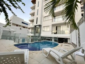 2 outdoor pools, open 9:00 AM to 9:00 PM, pool umbrellas, sun loungers - Hotel Vadamar (Santa Marta)