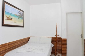 Standard Triple Room | Minibar, iron/ironing board, free WiFi, bed sheets - Pousada Recanto do Amanhecer (Ipojuca)