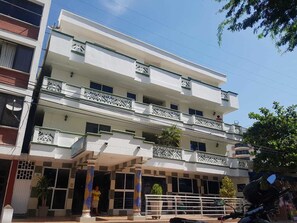 Fachada de la propiedad