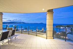 Luxury Apartment, 3 Bedrooms, Ocean View | Balcony