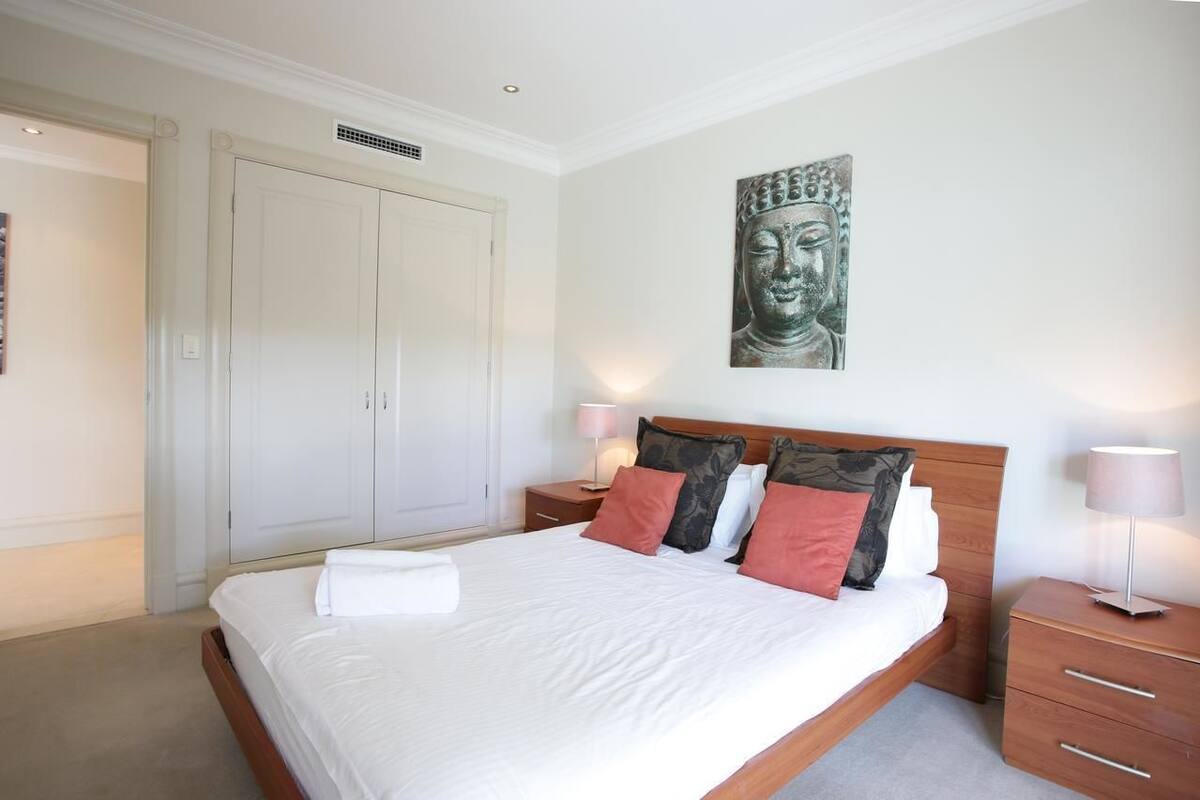 Luxury Apartment, 3 Bedrooms, Garden View