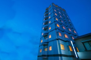 Fasade – kveld/natt