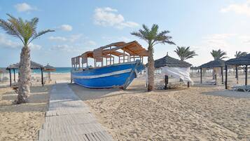 Private beach, sun-loungers, beach umbrellas, beach towels