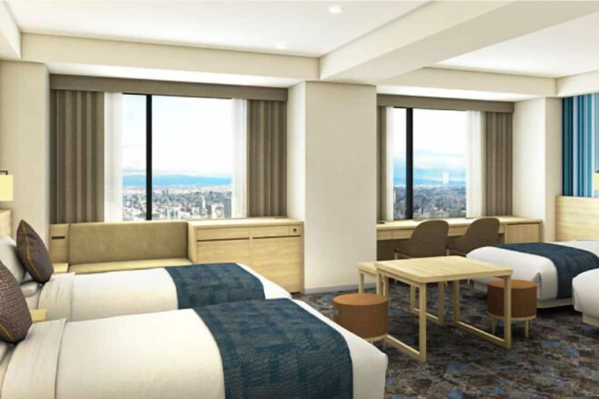Premium bedding, in-room safe, blackout curtains, soundproofing