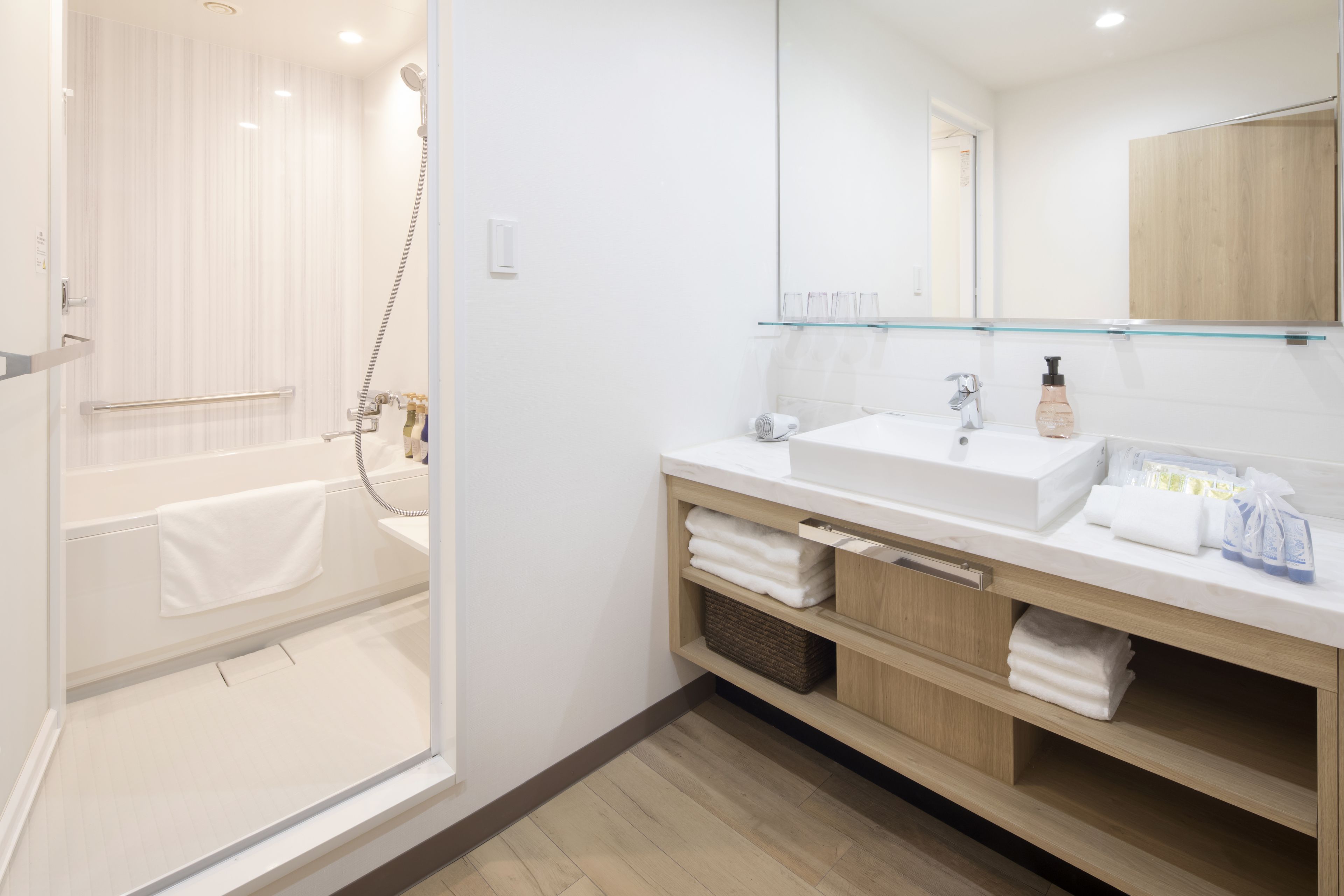 deluxe triple room with view, non smoking | premium bedding, in-room safe, blackout curtains, soundproofing