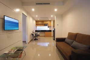 Living area - Impress Resort (Thep Krasattri)