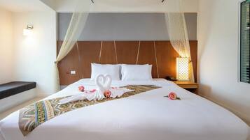 Deluxe Double Room | In-room safe, desk, blackout curtains, rollaway beds