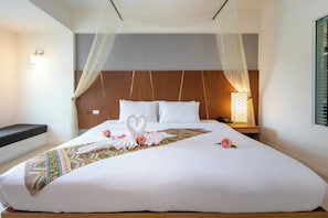 In-room safe, desk, blackout curtains, rollaway beds - Impress Resort (Thep Krasattri)