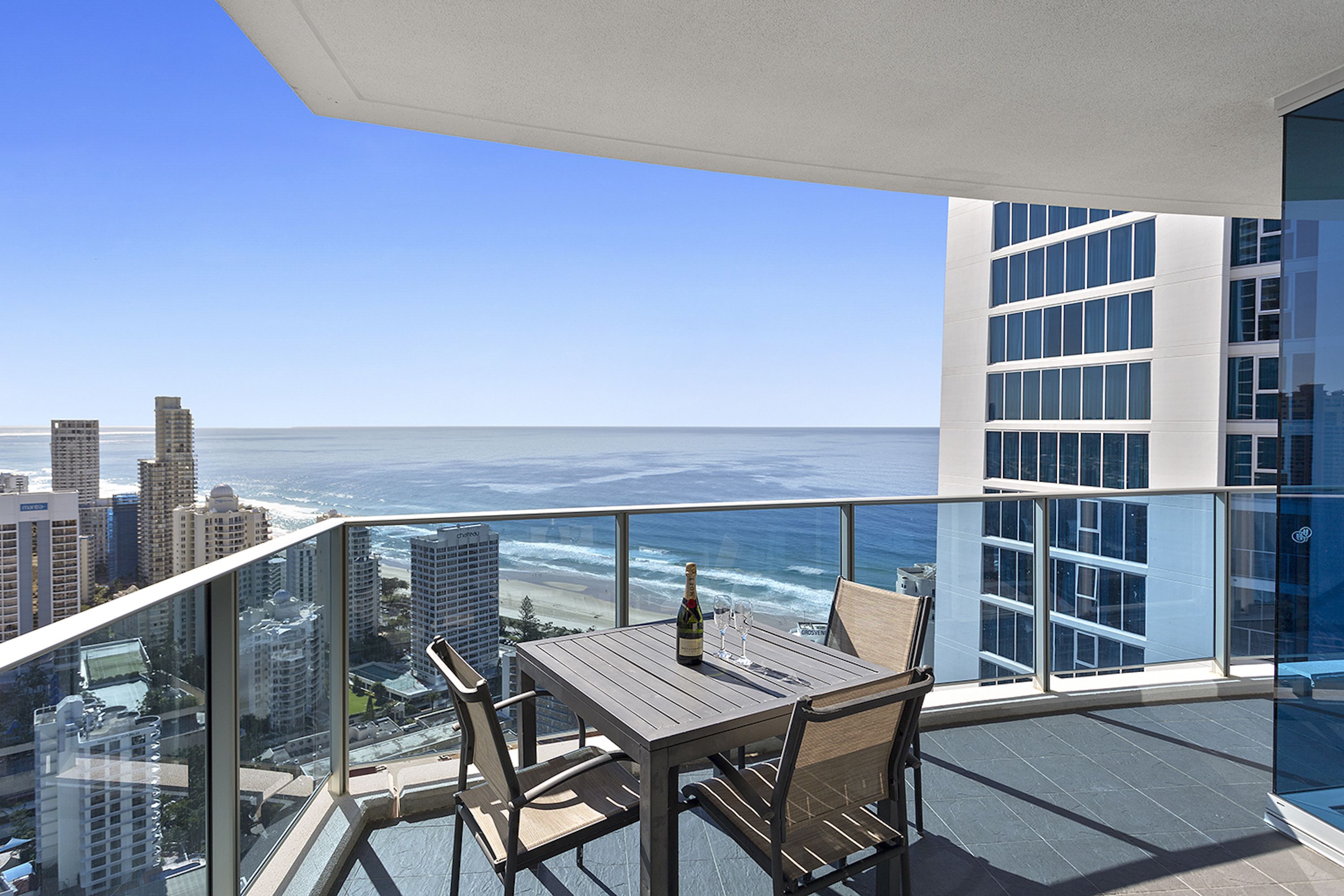 Holiday Holiday - H Residence Apartments — image 17