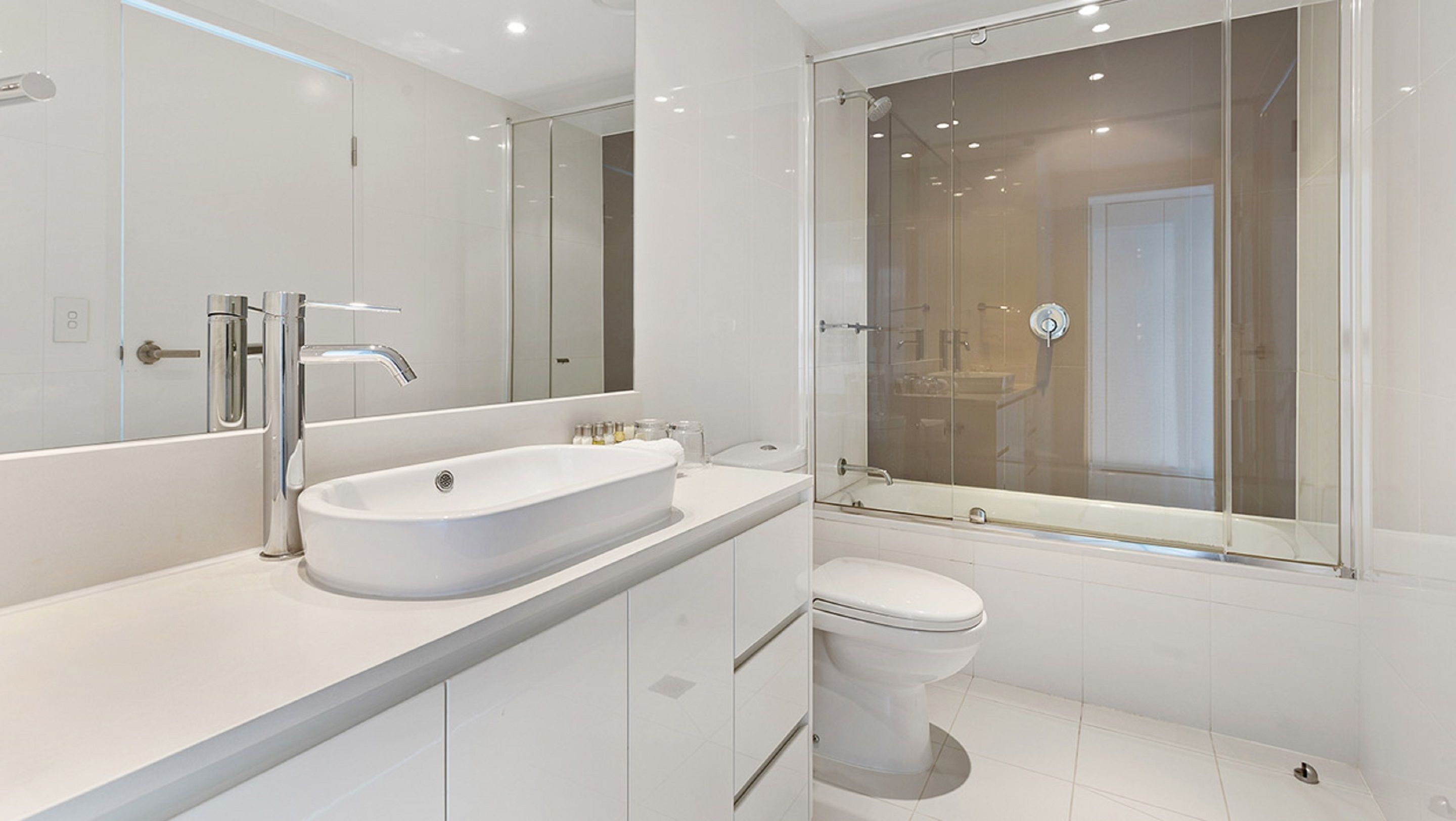 Holiday Holiday - H Residence Apartments — image 23