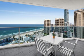 Executive appartement, 2 slaapkamers, 2 badkamers, uitzicht op zee (Level 19) | Balkon