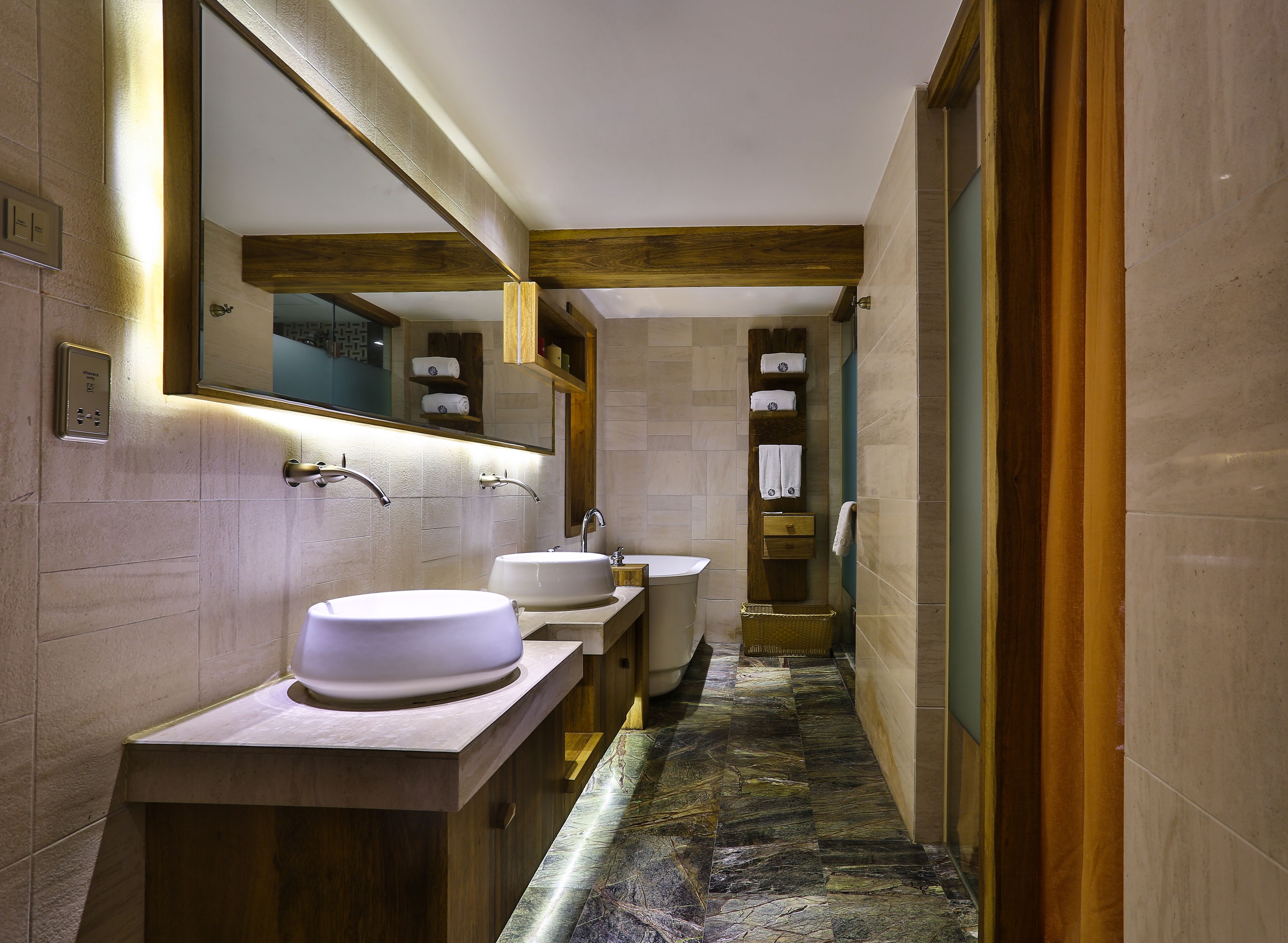 shower, free toiletries, hair dryer, slippers