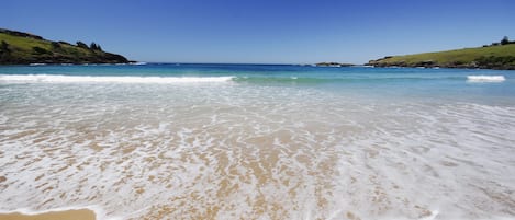 Una playa cerca