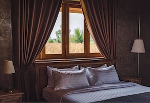 Desk, blackout drapes, rollaway beds, free WiFi - The Wes Village (Chiang Dao)