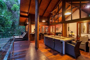 Luxury Tree House, 5 Bedrooms