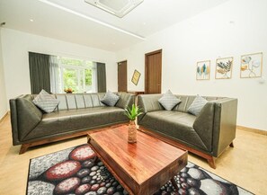 Executive Room | Soundproofing, free WiFi, bed sheets - Shelter Beach Resort (Tirupporur)