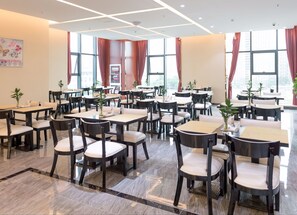Breakfast, lunch and dinner served - Changzhou Arcadia International Hotel (Changzhou)