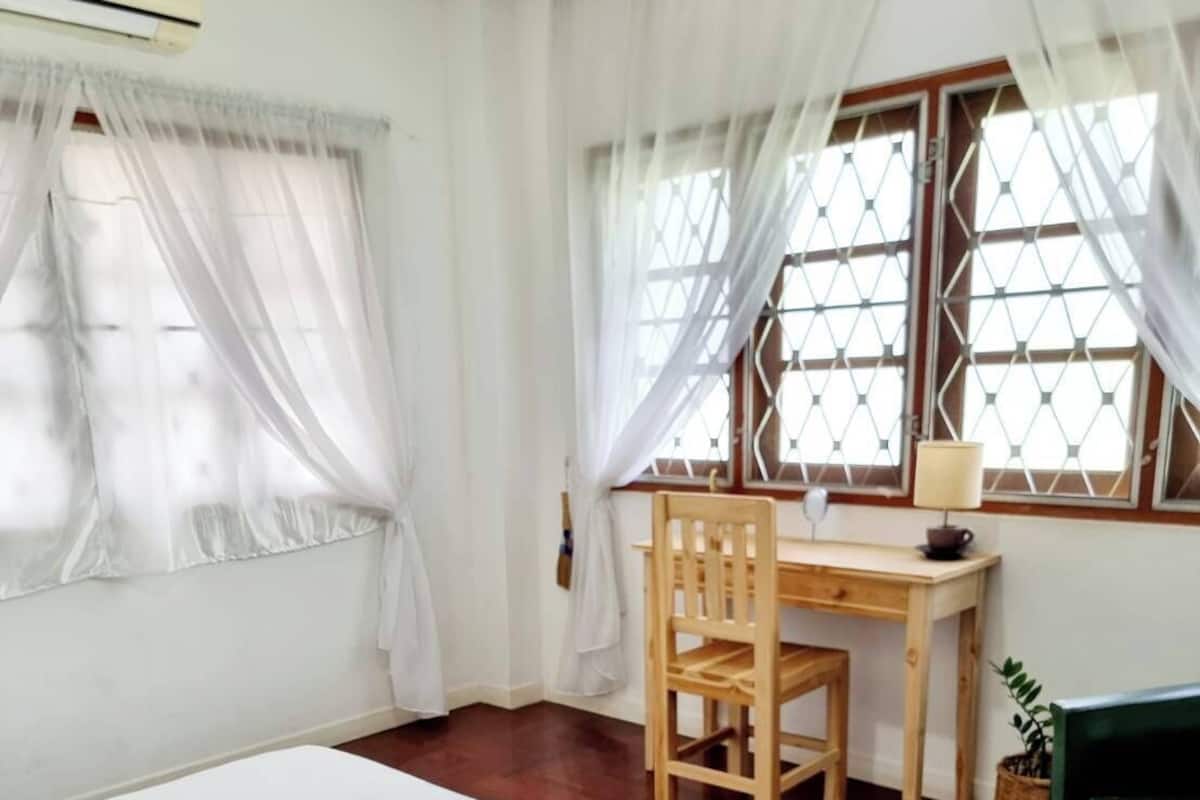 Standard Room | Free WiFi, bed sheets