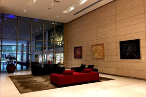 Lobby sitting area - Mowu Suites at KLCC City Center (Kuala Lumpur)
