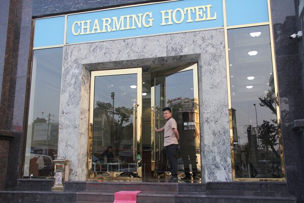 Front of property - Bacninh Charming Hotel (Bac Ninh)