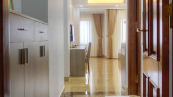 Minibar, in-room safe, desk, laptop workspace