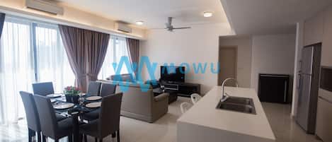 Familien-Suite, 3 Schlafzimmer | Wohnzimmer | Smart-TV