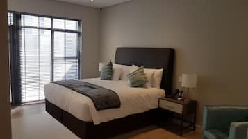 Apartment, 2 Bedrooms | 2 bedrooms, premium bedding, in-room safe, blackout drapes