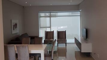 Apartment, 2 Bedrooms | In-room dining