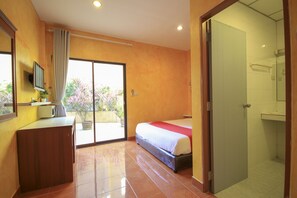 مساحة عمل للكمبيوتر المحمول وواي فاي مجانًا وملاءات أسرّة