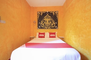 Superior Double Room | Laptop workspace, free WiFi, bed sheets