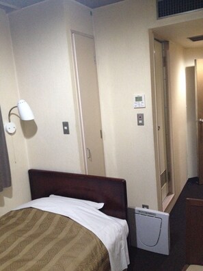 Desk, free WiFi, bed sheets - Business Hotel Kamoshita (Mito)