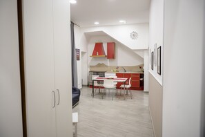 Dagelijks continentaal ontbijt (EUR 5 per persoon)