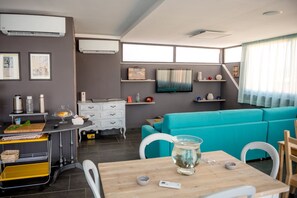 Petit déjeuner continental (5 EUR par personne)