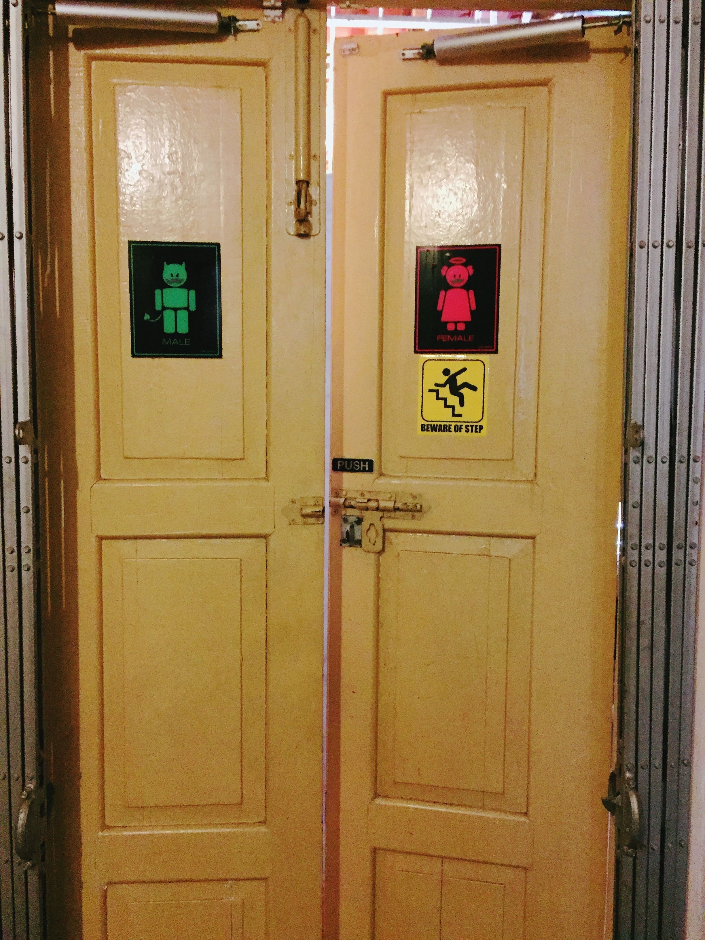 combined shower/bathtub, free toiletries, hair dryer, slippers