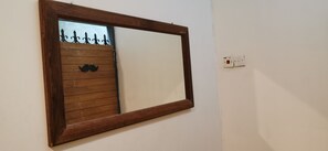Habitació familiar | Bany | Combinació de dutxa i banyera i articles de tocador gratuïts 