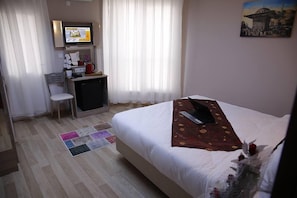 Standard Room | Desk, iron/ironing board, free WiFi