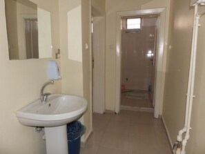 Standard Room | Bathroom | Shower, free toiletries, hair dryer, slippers