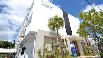 Fachada de la propiedad