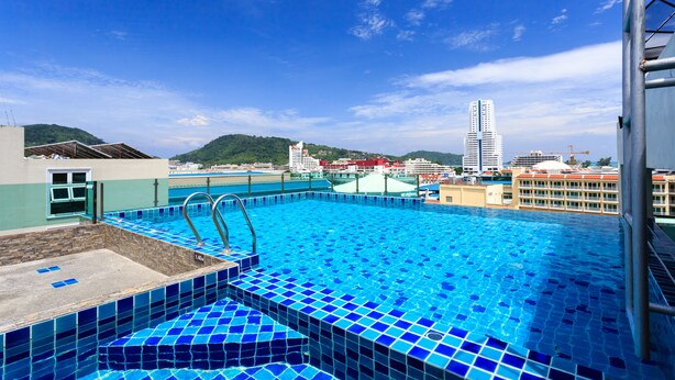 Outdoor pool - 77 Bangla Hotel (Patong)