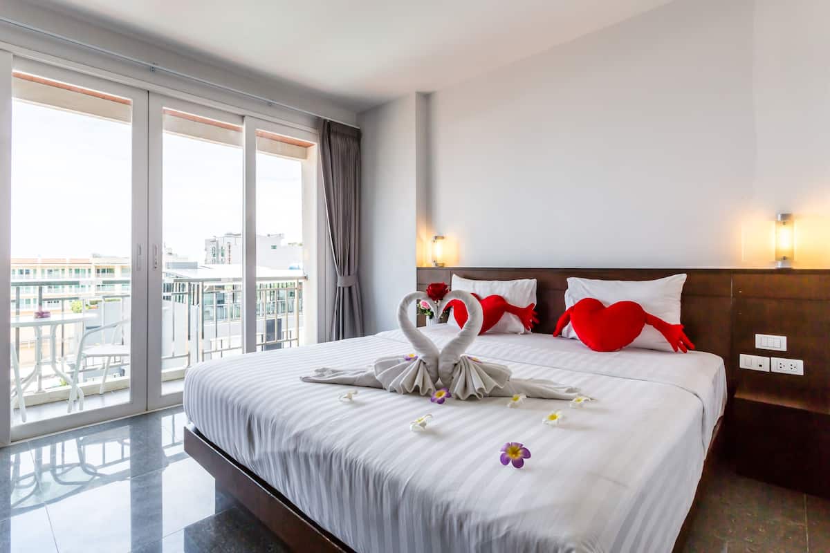 Deluxe Double Room | Minibar, in-room safe, soundproofing, free WiFi