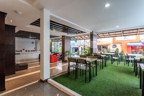 Breakfast area - 77 Bangla Hotel (Patong)