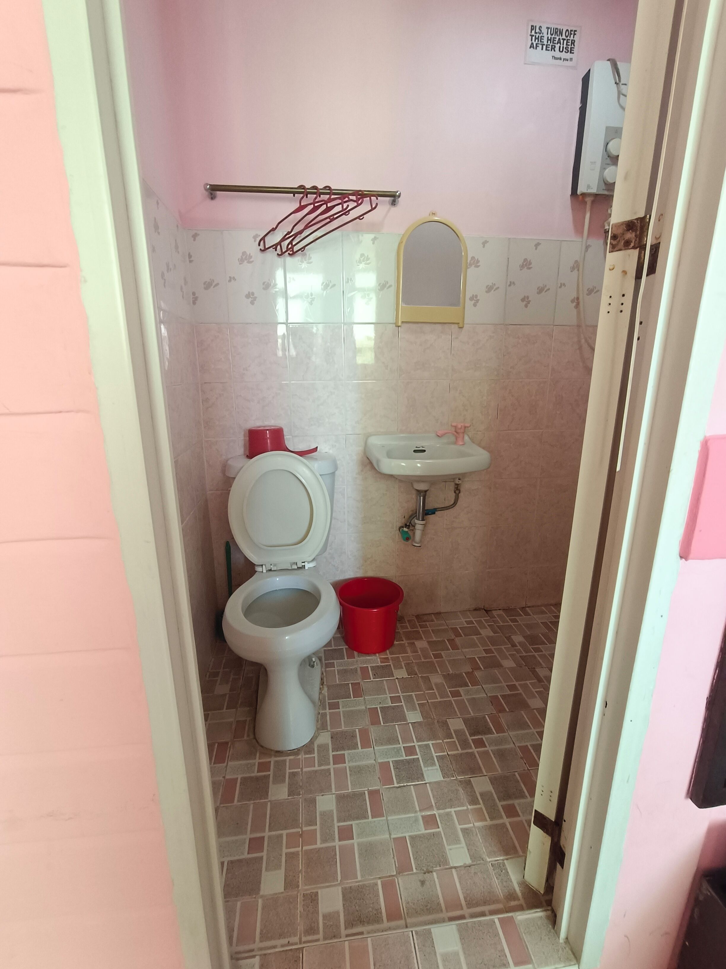 Ducha, toallas, papel higiénico