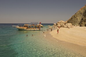 Una spiaggia nelle vicinanze