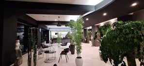 Lobby-Lounge