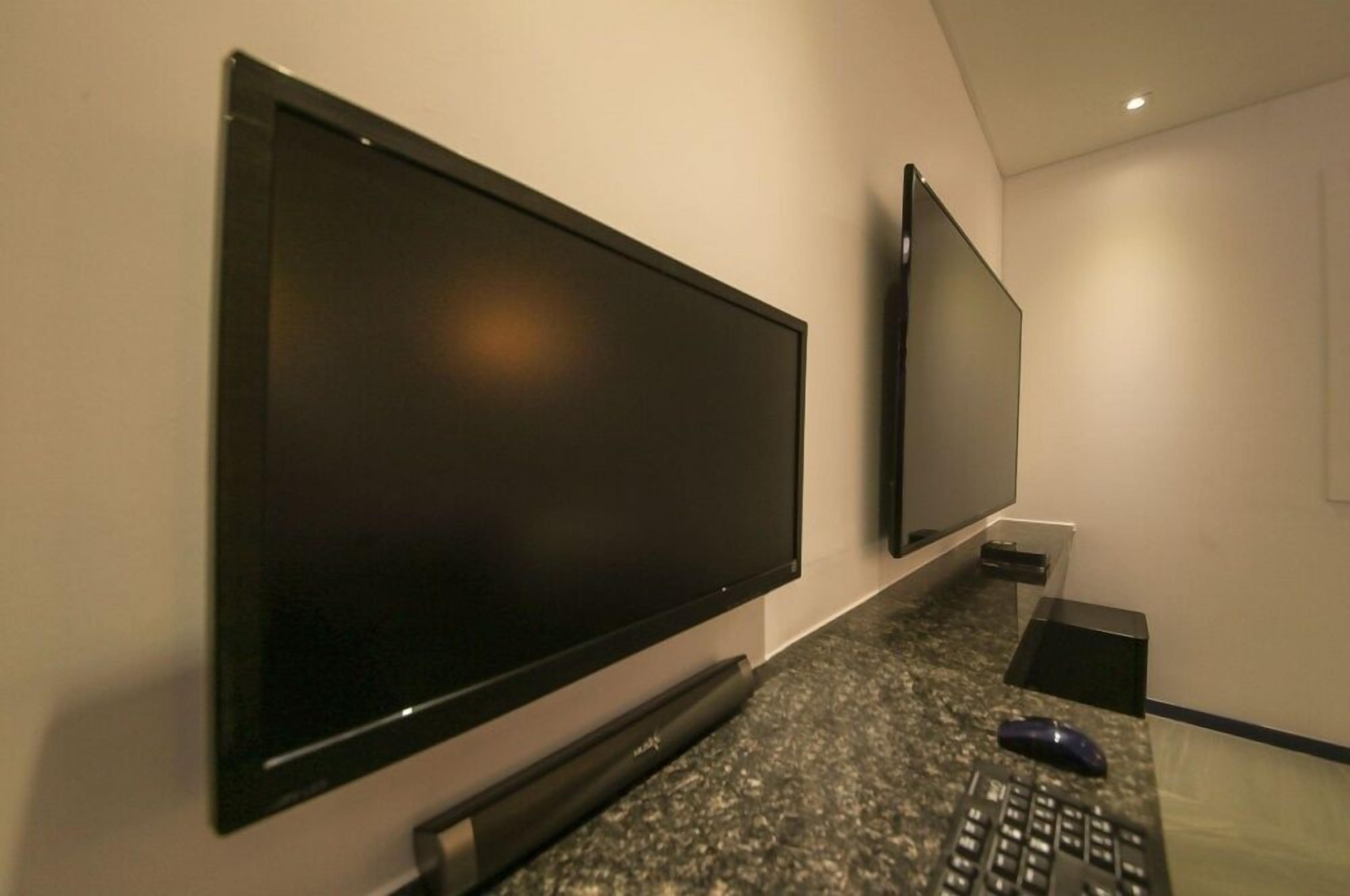 honeymoon triple room | premium bedding, down duvets, desk, soundproofing