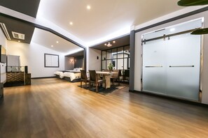 豪華複式房屋 | 高級寢具、羽絨被、書桌、隔音