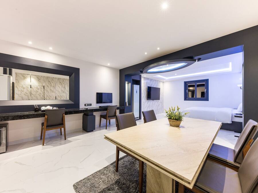 Premium bedding, down duvets, desk, soundproofing