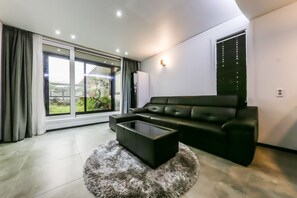 Ropa de cama de alta calidad, cubrecamas y escritorio 